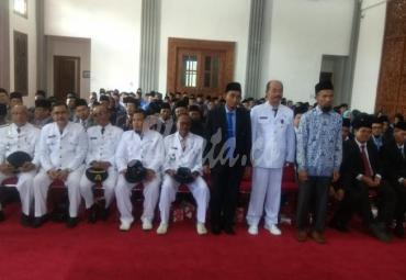 Pelantikan dan pengambilan sumpah jabatan.