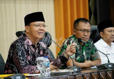 Gubernur Bengkulu Rohidin Mersyah mengadakan rapat persiapan kedatangan RI 1 bersama Forkopimda, OPD dan beberapa pihak terkait. 