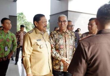 Bupati Bengkulu Utara, H. Ir. Mian menghadiri Rapat Kerja penyaluran dan Penterapan anggaran Dana Desa tahun 2020 di Balai Buntar, Bengkulu Selasa (25/2/20).