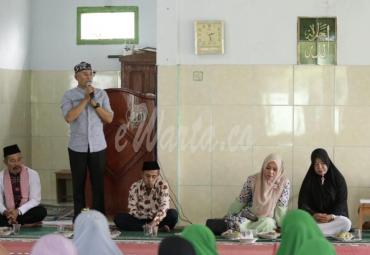  Bupati Bengkulu Selatan Gusnan Mulyadi saat memberikan kata sambutan.