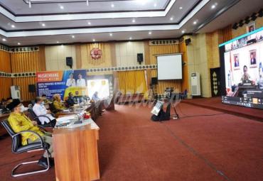 Vicon ini dalam rangka koordinasi kebutuhan daerah bidang perindustrian, perdagangan dan pangan dalam pencegahan penyebaran dan percepatan penanganan Covid-19 atau virus Corona secara bersama. 