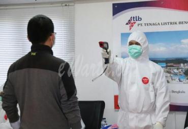 Pemeriksaan kesehatan TKA di PLTU Teluk Sepang kota Bengkulu.