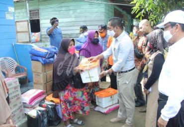 Wagub Dedy memberikan dukungan dan  bantuan, baik dari sisi pencarian nelayan tersebut maupun kepedulian terhadap keluarga nelayan yang ditinggalkan.