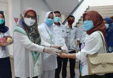 Satu pasien terakhir yang positif Covid-19 di RSHD Kota Bengkulu atas nama Ettyka akhirnya juga dinyatakan sembuh