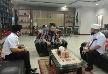 Ia sengaja ke Kejati Bengkulu untuk silaturahmi langsung kepada Kajati Bengkulu A.Muh Taufik di ruangan kerjanya. 