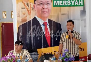 Ketua Tim Relawan Rohidin Mersyah Kabupaten Seluma, Ulil Umidi saat memberikan sambutan.