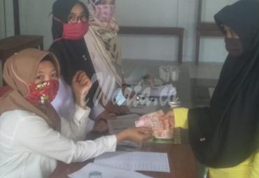 Penyerahan BLT Tahap 3 Desa Sido Makmur