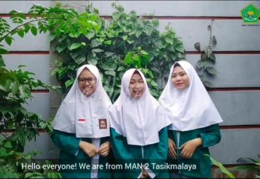 Siswi Madrasah Aliyah Negeri (MAN) 2 Tasikmalaya 