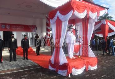Bupati Seluma H. Bundra Jaya, menjadi Inspektur Upacara (Irup) peringatan Hari Ulang Tahun (HUT) RI ke 75 tahun 2020 di Kabupaten Seluma