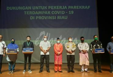 paket BaLaSa (Bahan Pokok Lauk Siap Saji) ke 6.243 pekerja pariwisata dan ekonomi kreatif (parekraf) yang terdampak COVID-19 di Provinisi Riau