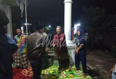 Kunjungan Erwin ke kediaman teman sekolahnya