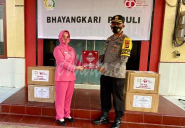 penyerahan bantuan