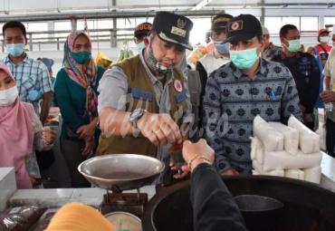 Pjs Bupati Lutra Resmikan Pasar Rakyat Sabbang