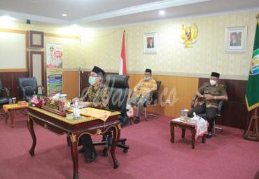 Sosialisasi dan Konsultasi Publik Secara Virtual atas Rancangan Peraturan Pemerintah tentang Penyelenggaraan Perizinan Berusaha di Daerah, Kamis (19/11/2020) yang di pimpin Sekretaris Jenderal Kementerian Dalam Negeri Yuswandi A. Temenggung.
