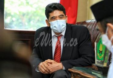 Rektor UHN IGB Sugriwa, I Gusti Ngurah Sudiana saat bertemu Menag Fachrul Razi (Foto : Riki Andriyawan)