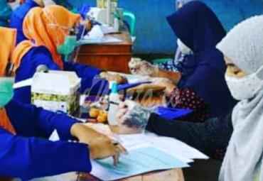 Disdik dan BPRS Fadhilah Berikan Buku Tabungan untuk Seragam Sekolah Gratis