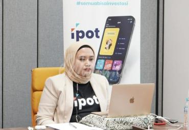 Deputy of Head Marketing PT Indo Premier Sekuritas, Paramita Sari