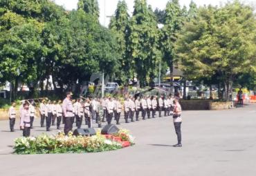 Kapolri Lepas 40.366 Bhabinkamtimas Sebagai Tracer Penyebaran Covid-19