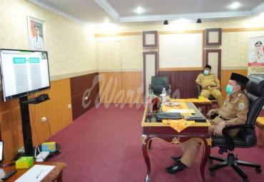 Rapat Evaluasi Pelaksanaan Vaksinasi Covid-19 Nasional secara virtual, yang dipimpin oleh Menteri Kesehatan RI Budi Gunadi Sadikin di Ruang Pola Pemprov Bengkulu, Senin (15/02/2020).