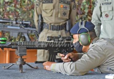 Dankor Brimob Tinjau Produk Hankam Pindad