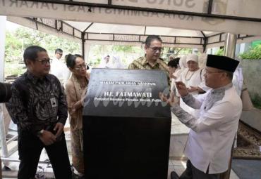 Dokumentasi saat Gubernur Bengkulu Ziarah ke Makam Fatmawati