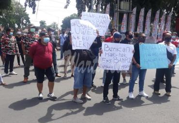 Ratusan Anggota Satpol PP Diberhentikan, Wali Kota Blitar Didemo