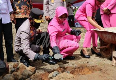 Kapolda Bengkulu Letakkan Batu Pertama Bedah Rumah di Sukarami