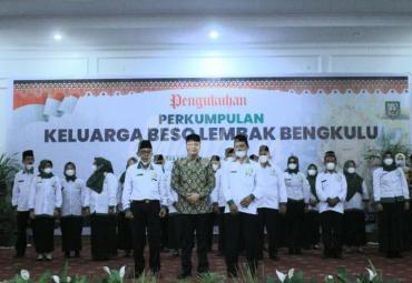 Rohidin Kukuhkan Pengurus Keluarga Beso Lembak Bengkulu