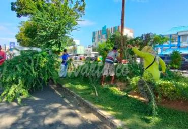 DLH Bersihkan Taman Kota Jelang Lebaran