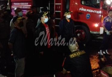 Wawali Tinjau Lokasi Kebakaran di Soeprapto