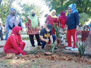 Gerakan Peduli Sampah Warga Kecamatan Kampung Melayu