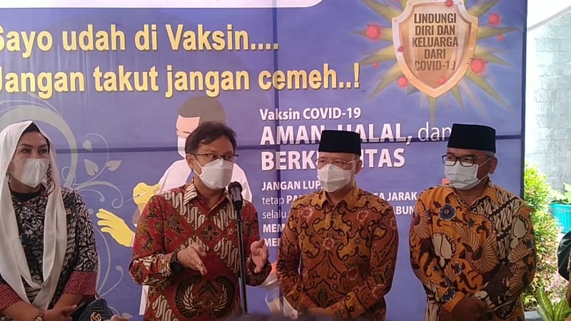 Gubernur dan Menkes Luncurkan KBS dan Vaksinasi Massal Tahap II