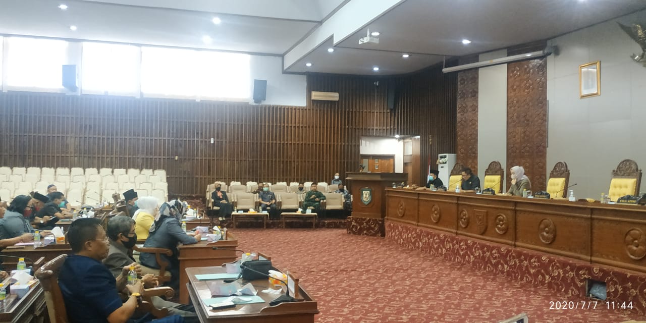 Rapat Paripurna ke-9 masa sidang ke-II tahun 2020, Selasa (7/7).