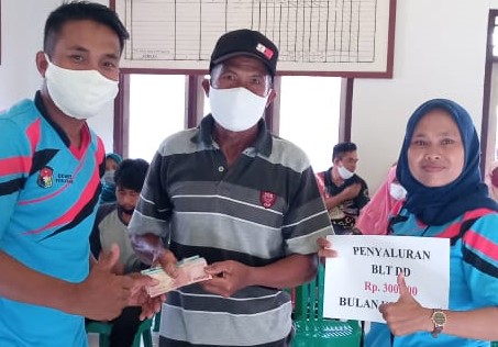 Pembagian BLT DD Desa Kota Praja