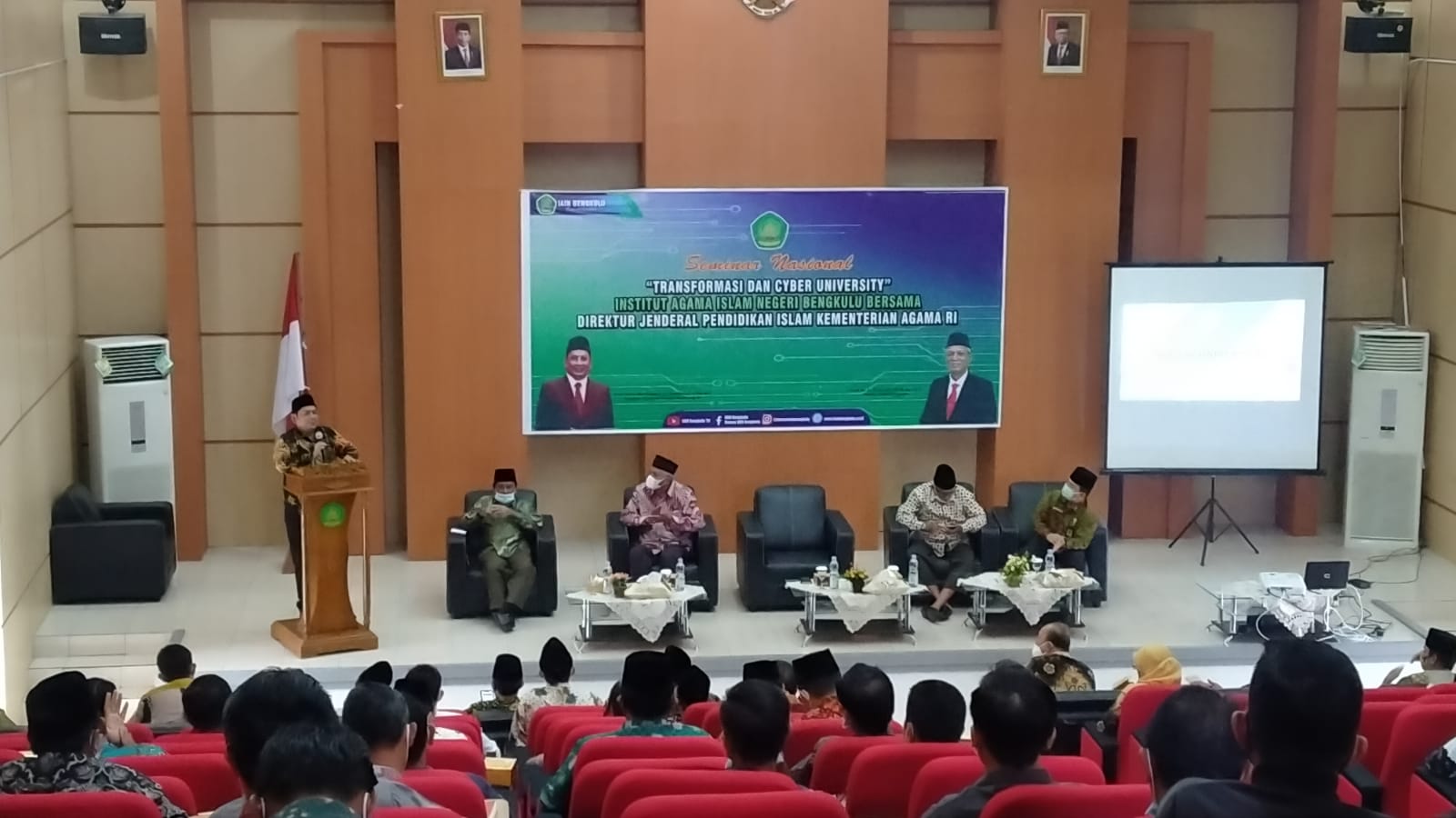 Pengarahan di hadapan pimpinan IAIN Bengkulu, Jumat (26/3/2021).