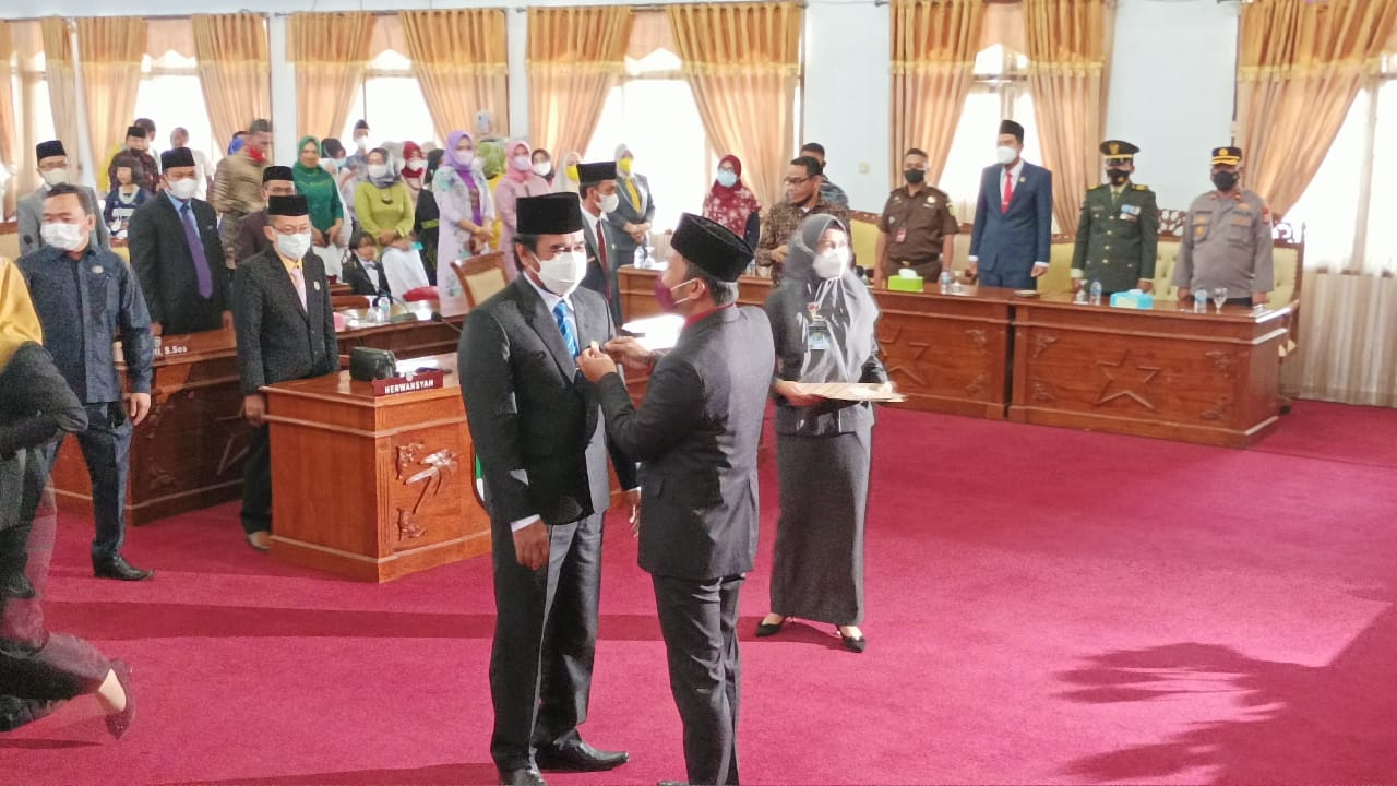 Dilantik Gantikan Almarhumah Zanlasmi, Herlian Resmi jadi Anggota DPRD Seluma