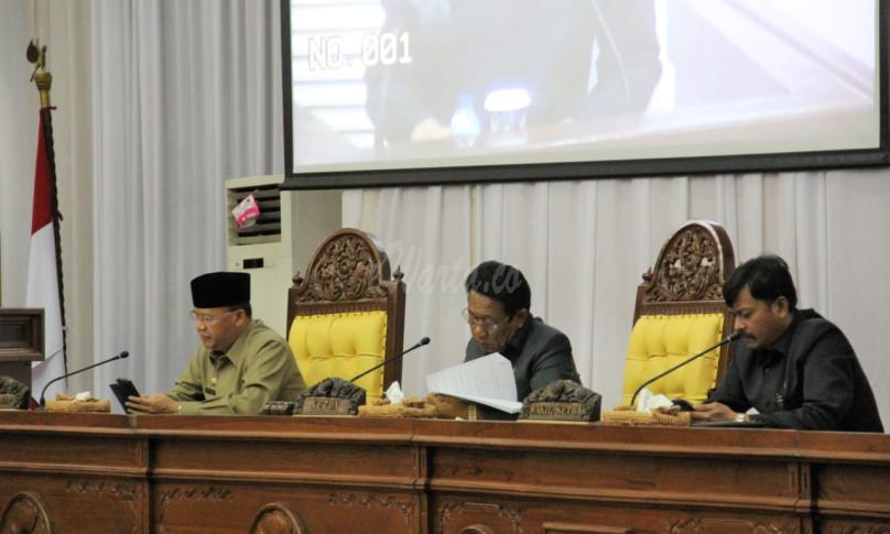 Plt. Gubernur Bengkulu Rohidin Mersyah, menghadiri Rapat Paripurna