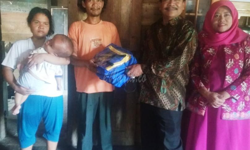 Wabup serahkan bantuan kepada keluarga Sitorus