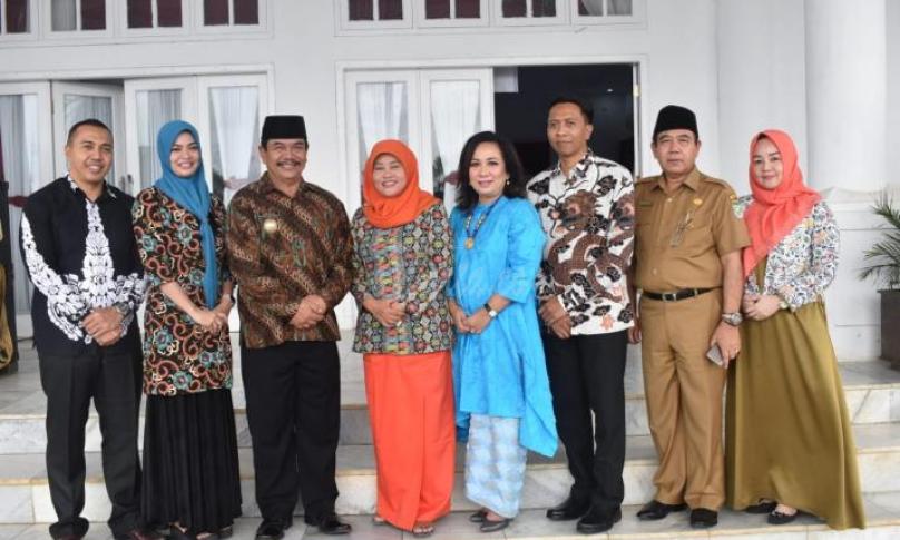 Foto bersama Wabup, Kapolres Seluma, Kapolres Rejang Lebong, Sekretaris Daerah Seluma dan istri