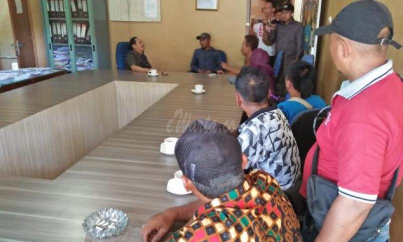 Puluhan pedagang pantai panjang tuntut keadilan ke Dewan Kota