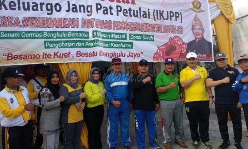 Foto bersama anggota IKJPP