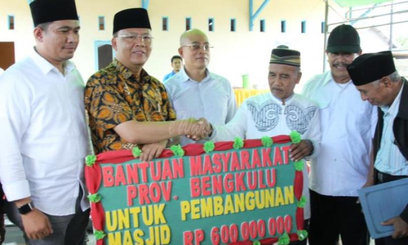 Penyerahan bantuan secara simbolis