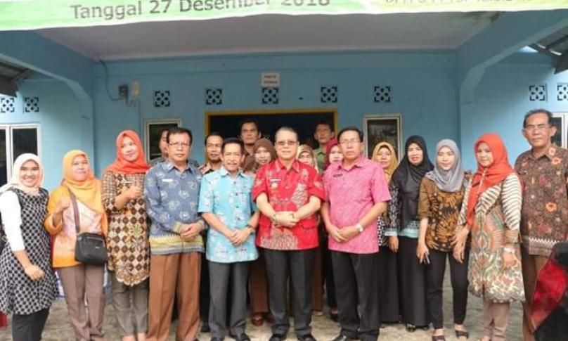Bupati Seluma H Bundra Jata berfoto bersama 