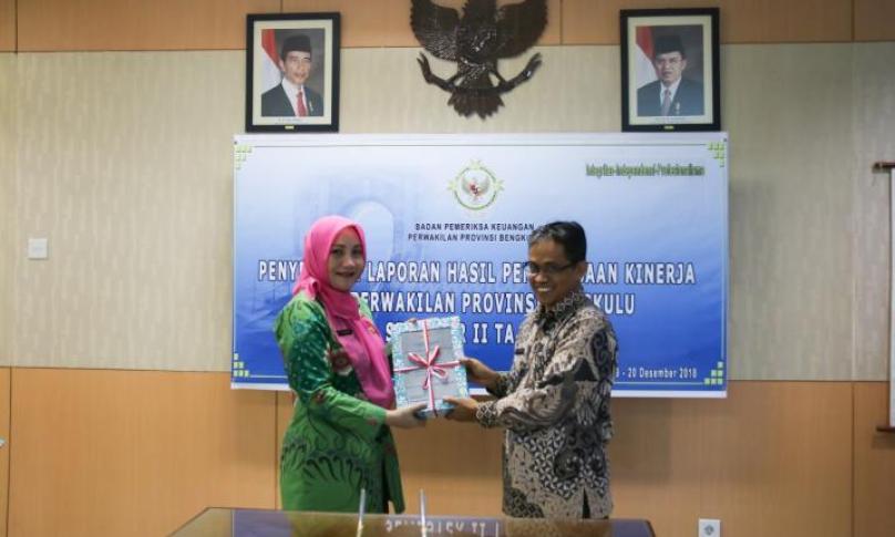Penyerahan LHP Kinerja Pengelolaan PAD