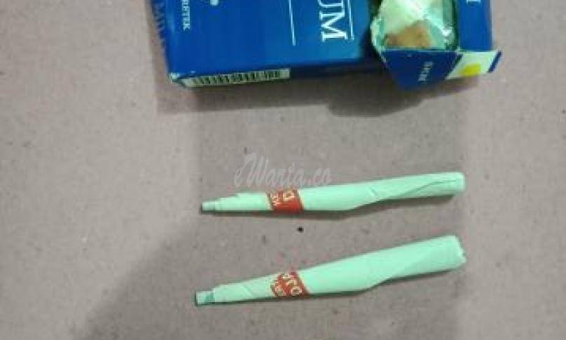 Barang bukti 2 linting dan 3 linting puntung ganja di amankan Polisi