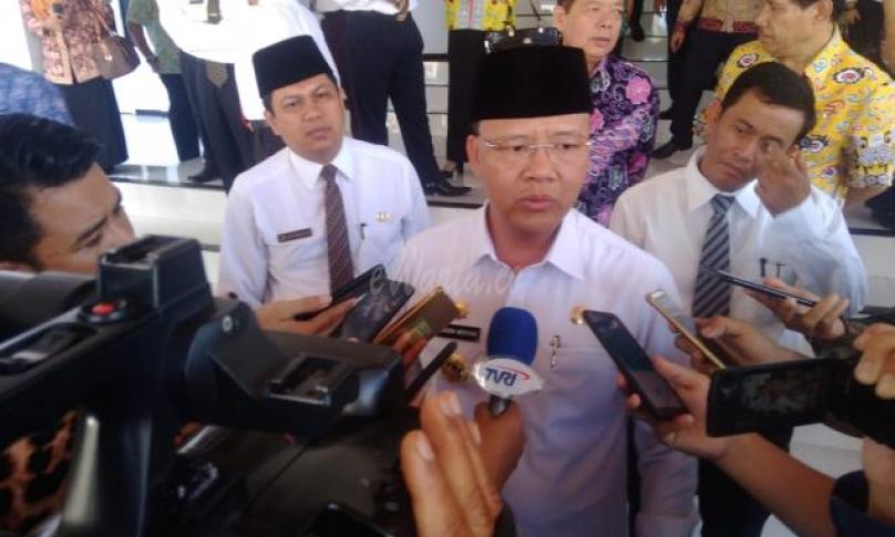Gubernur Bengkulu (Dr Rohidin Mersyah) saat memberikan keterangan kepada awak media