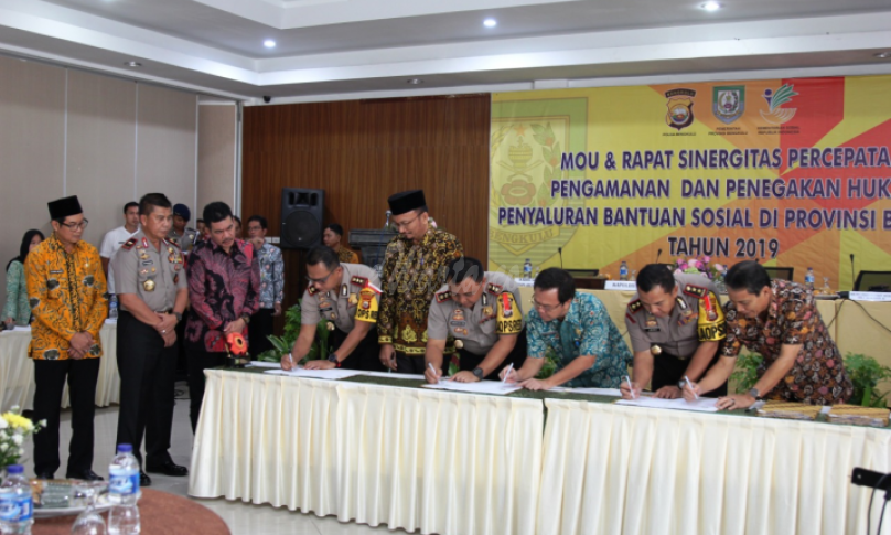 Penandatanganan MoU Pengamanan penyaluran Bansos Provinsi Bengkulu