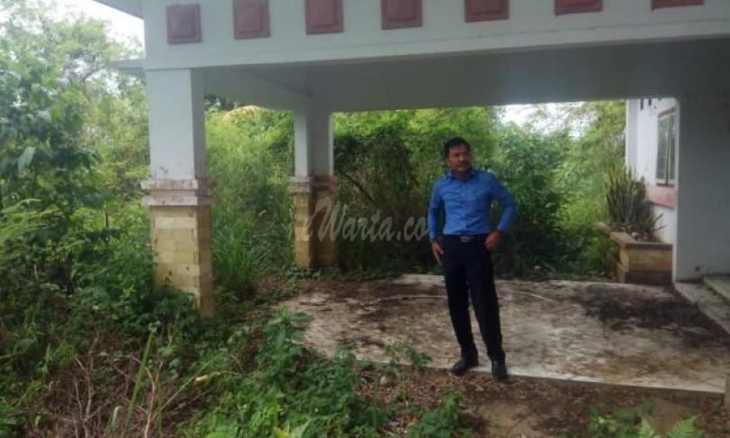 Ketua DPRD Seluma, Tenno Heika saat cek lokasi aset milik Pemkab Seluma