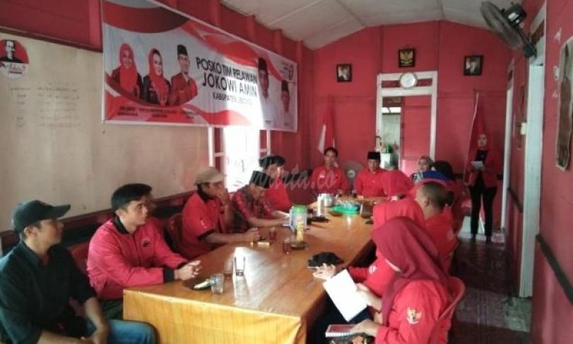 Rapat pembentukan posko relawan Jokowi-Amin