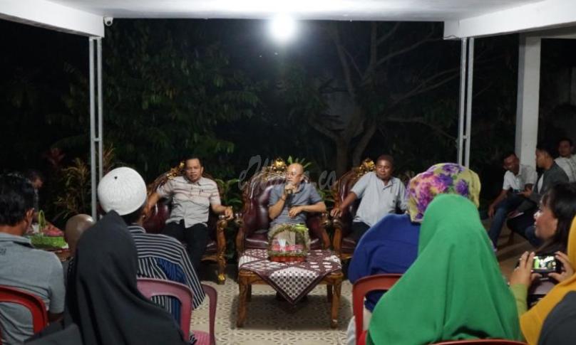 Plt Bupati Bengkulu Selatan Gusnan Mulyadi, berdialog langsung dengan para pedagang Ampera